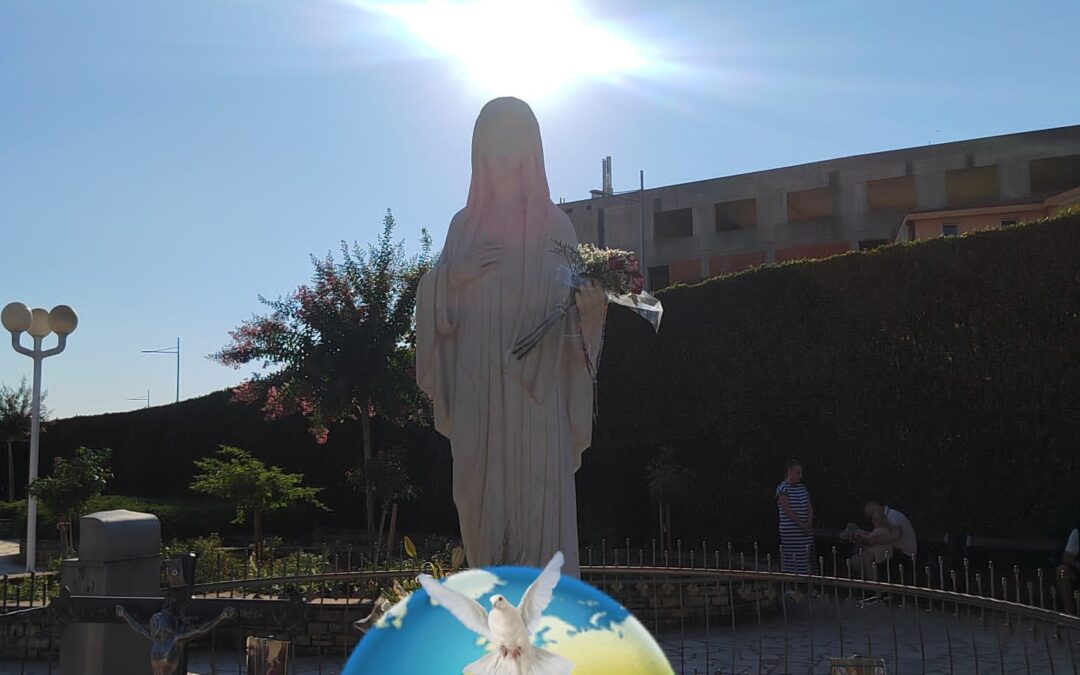 Fecioara Maria este prezentă la Medjugorje ca și ”Regina Păcii” pentru că Bunul Dumnezeu vrea Pace, Reconciliere și SĂ NE SALVEZE!